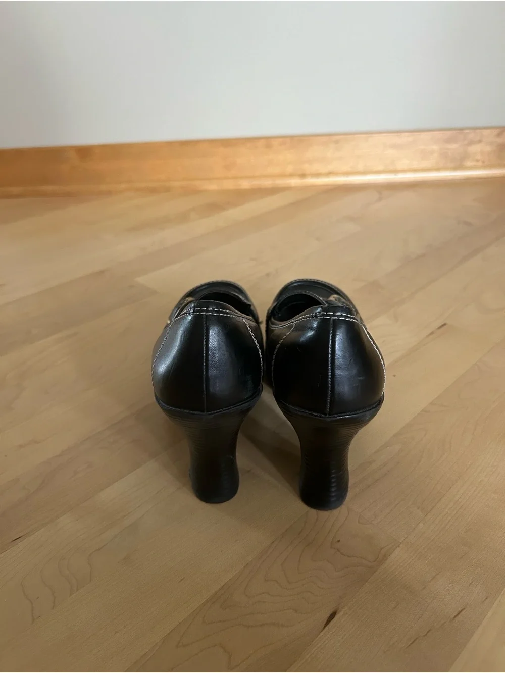 Vintage Y2K No Boundaries Black Platform Buckle Pumps